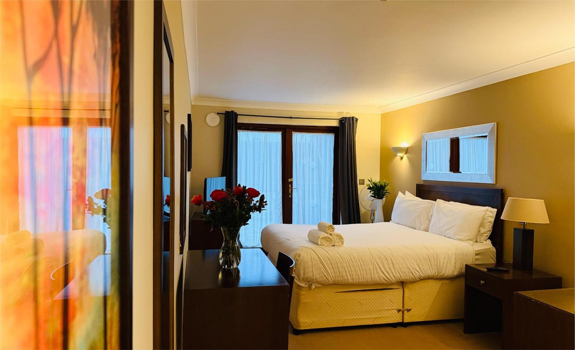 Hustyns Hotel Saint Wenn Extérieur photo