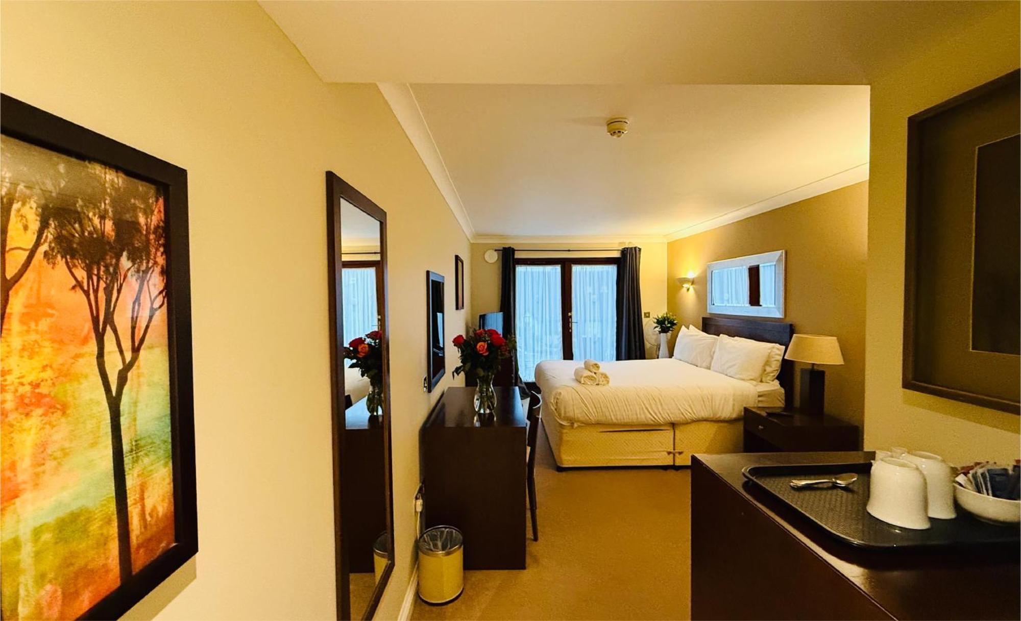 Hustyns Hotel Saint Wenn Extérieur photo