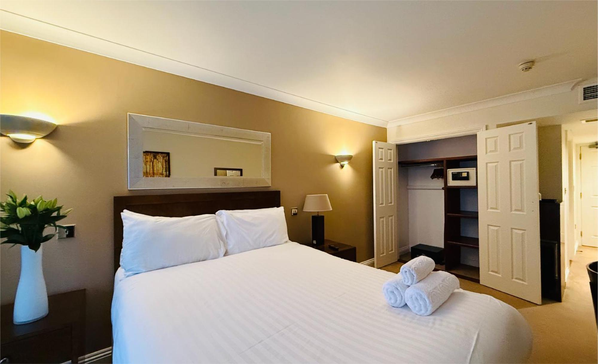 Hustyns Hotel Saint Wenn Extérieur photo