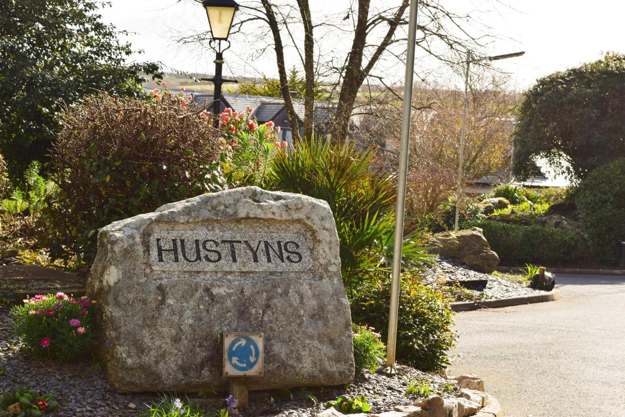Hustyns Hotel Saint Wenn Extérieur photo